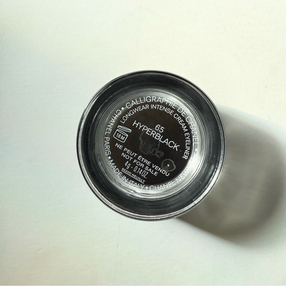 CHANEL Intense Black Gel Eyeliner - Picture 2 of 2